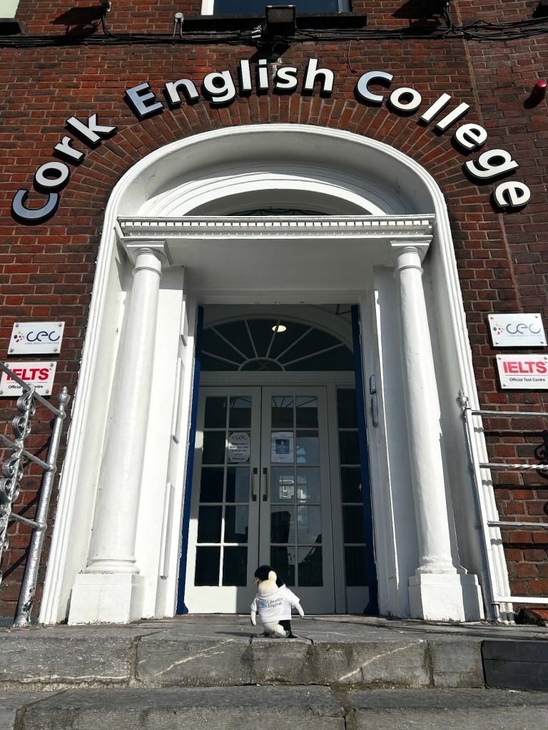 2026 CEC 50+ 愛爾蘭 科克熟齡遊學_ 學校門口-GLC 鉅霖 1