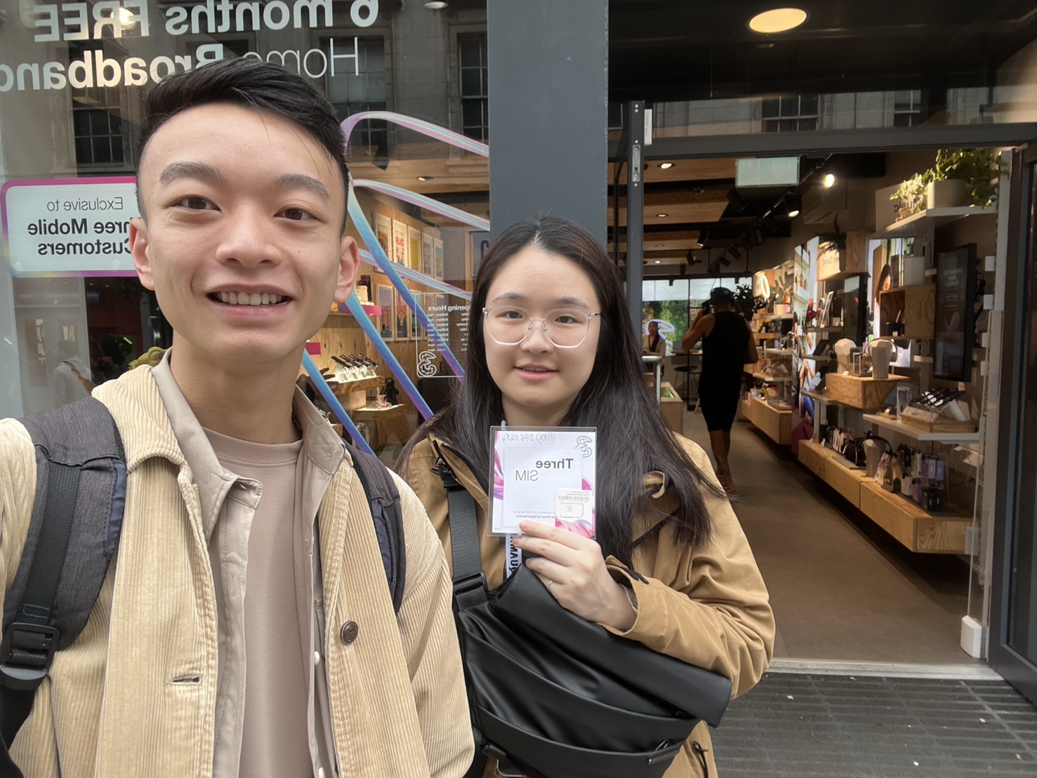 GLC 顧問在愛爾蘭語言學校當地提供學生協助