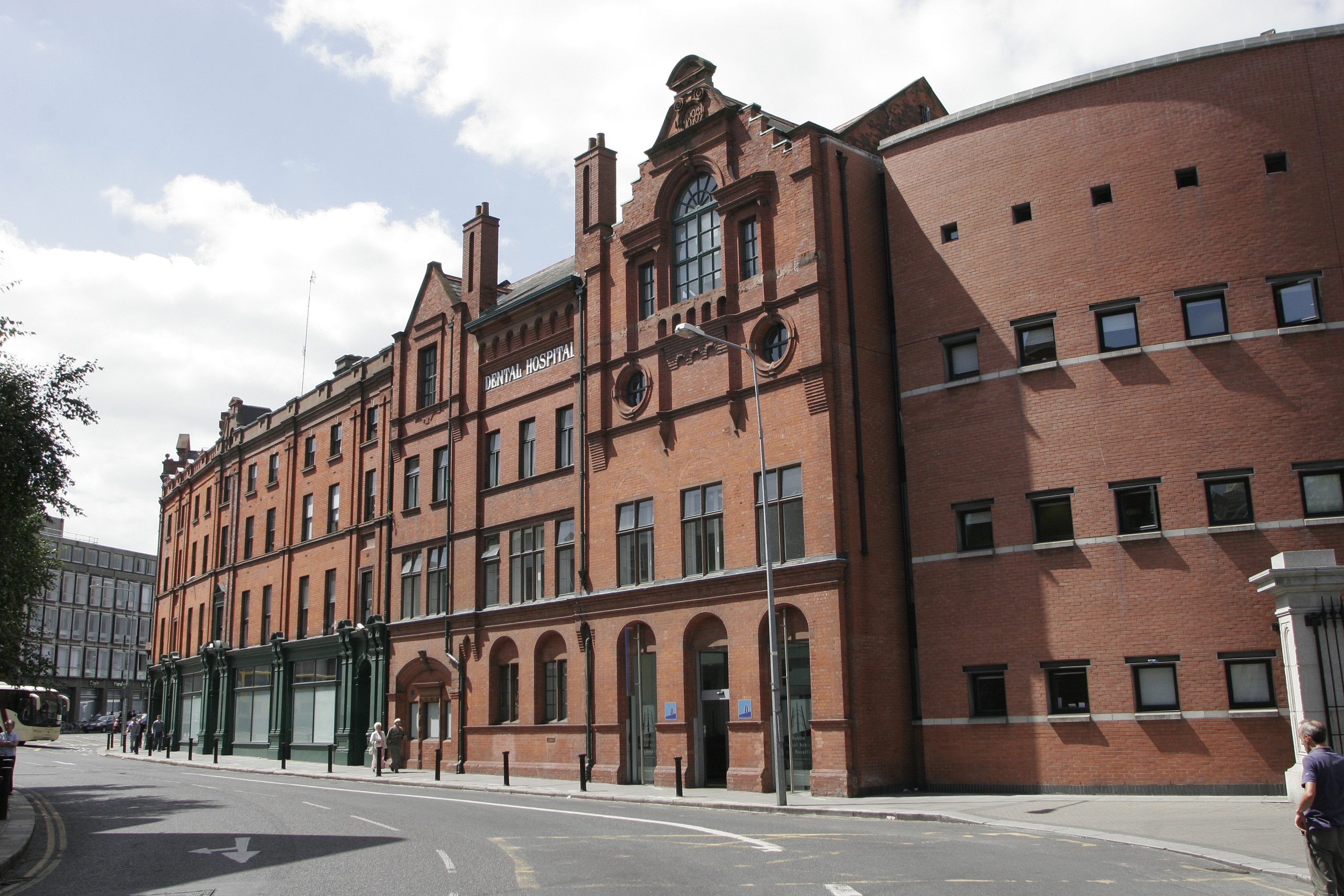 School of Dental Science 牙科學院