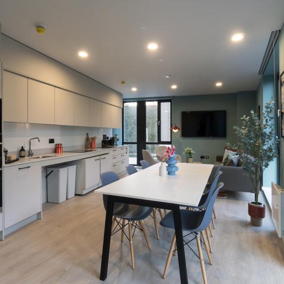 高威 Shared Apartment House 校外合租