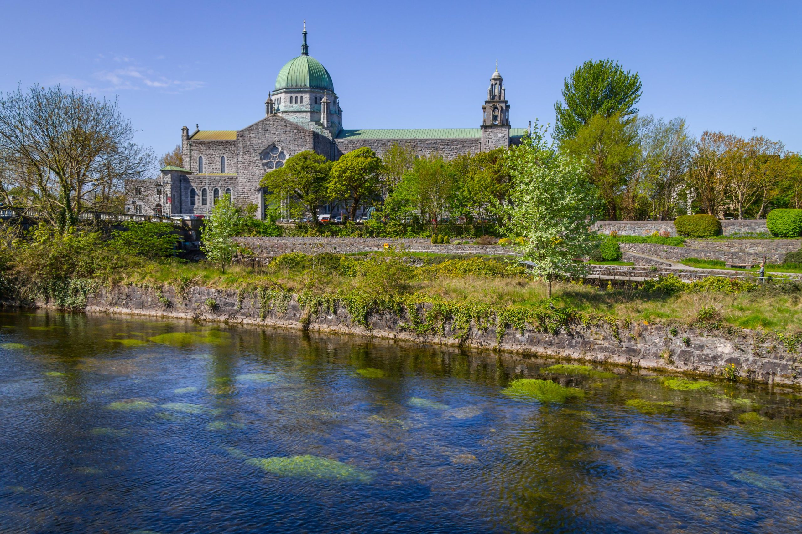 Galway 高威城市交通與市區景觀